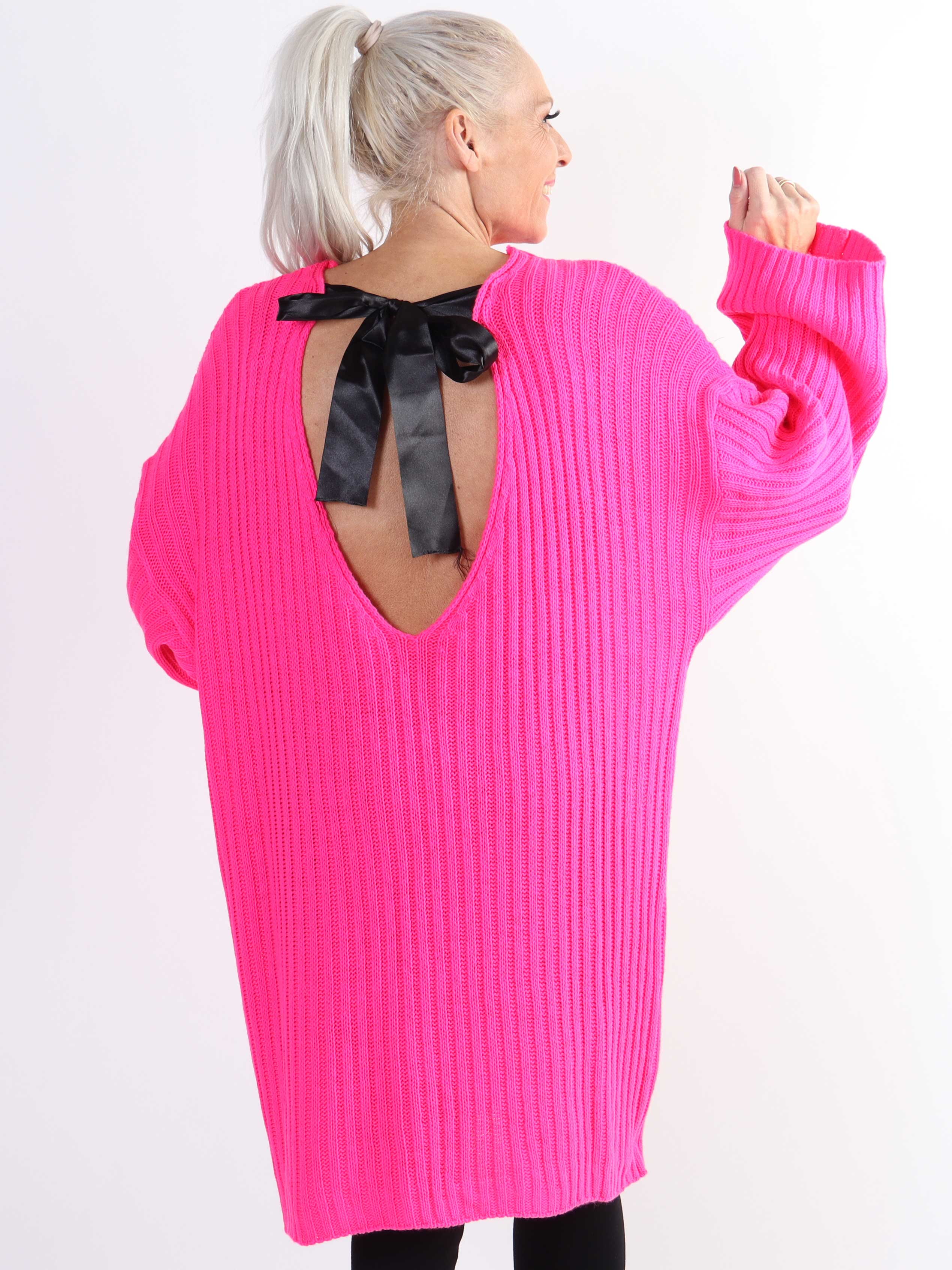 Dica - Plus size strikkjole med silkelook sløjfe i ryggen